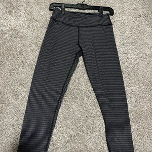 Beyond Yoga Black and White Crop Leggings. Size Medium.